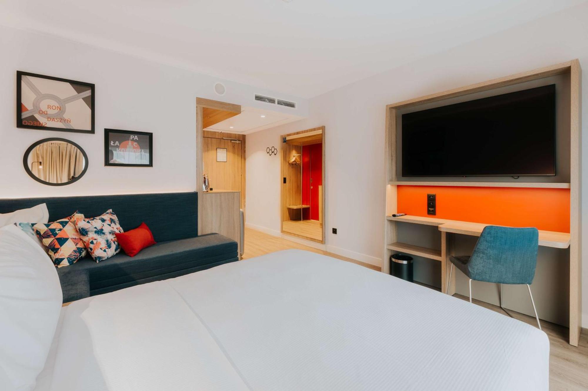 แฮมป์ตัน บาย ฮิลตัน วอร์ซอ เรดูตา Hotel ภายนอก รูปภาพ