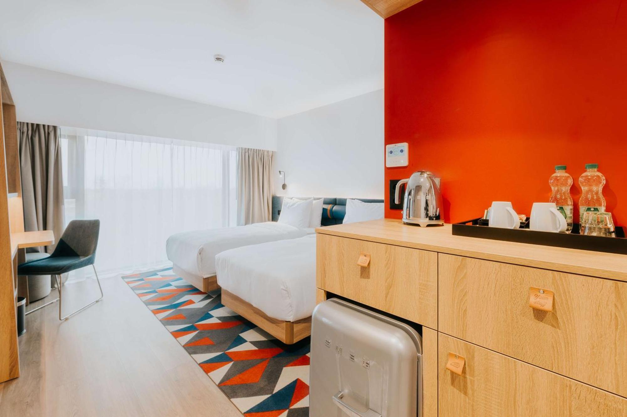 แฮมป์ตัน บาย ฮิลตัน วอร์ซอ เรดูตา Hotel ภายนอก รูปภาพ