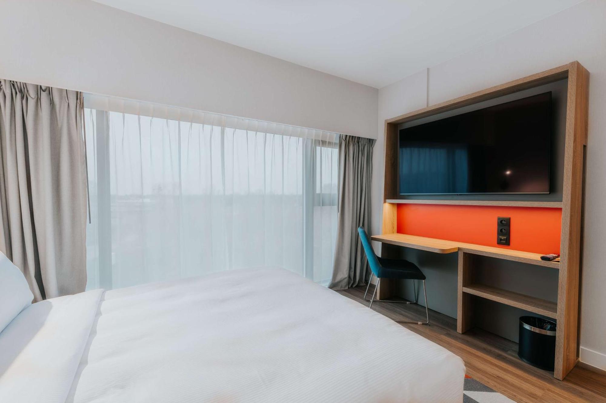 แฮมป์ตัน บาย ฮิลตัน วอร์ซอ เรดูตา Hotel ภายนอก รูปภาพ