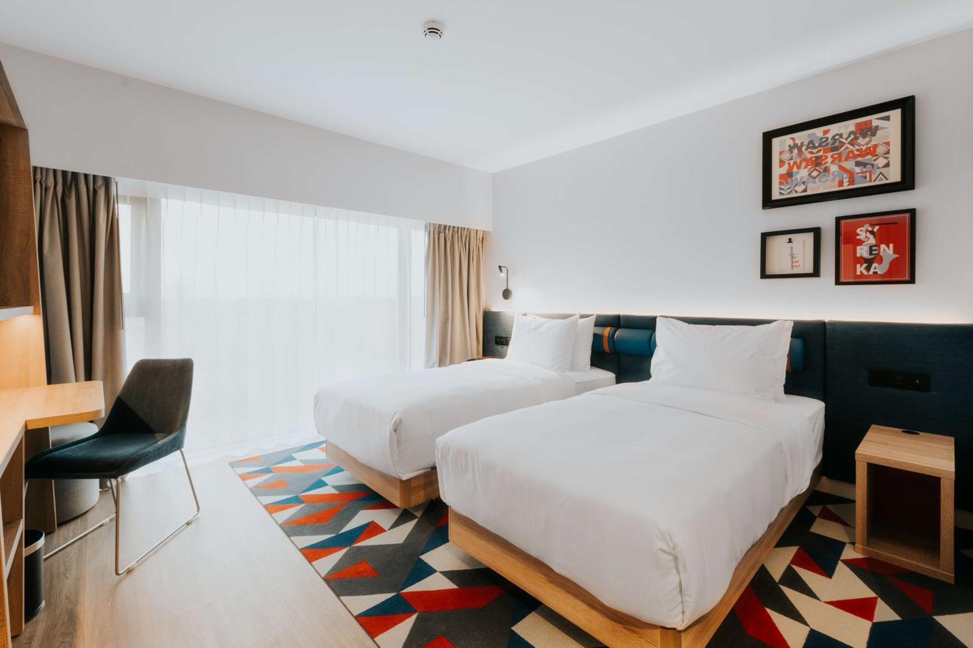 แฮมป์ตัน บาย ฮิลตัน วอร์ซอ เรดูตา Hotel ภายนอก รูปภาพ